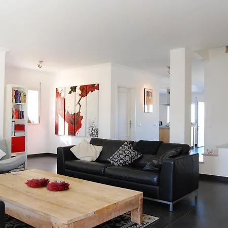 Hetty House - Ferrel, Big House, Balcony With Open View 페렐