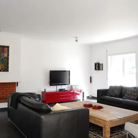 아파트 Hetty House - Ferrel, Big House, Balcony With Open View 페렐