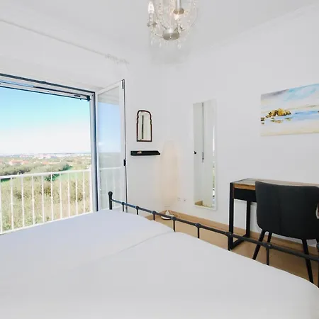 Hetty House - Ferrel, Big House, Balcony With Open View Apartment